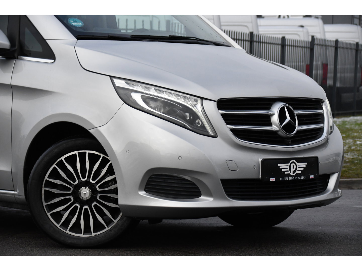 Mercedes-Benz V-Klasse 250d Lang DC Avantgarde Edition Full options! Cruise, 360 Camera, 2 x Electrische deur, Leder, Stoelverwarming, Trekhaak, LED, 190pk, Uniek!