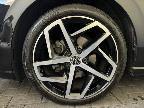 Volkswagen Golf 1.5 eTSI Style Keyles|Memory|Massage|IQ|Camera