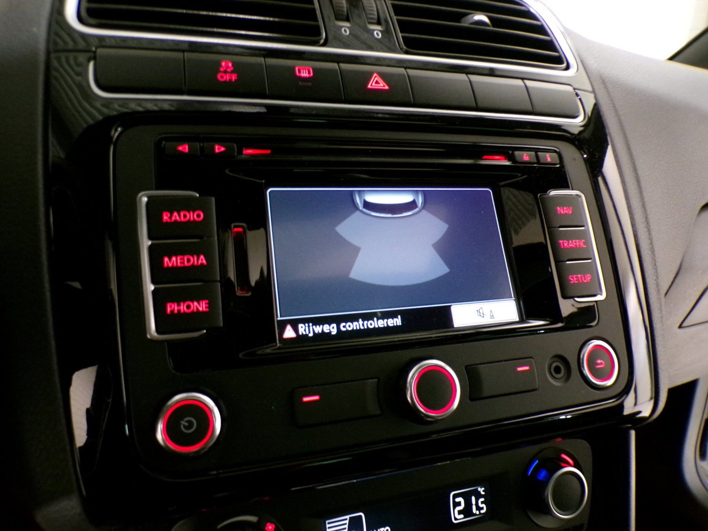 Volkswagen Polo 1.2 TSI R-Line Edition "Origineel NL!" Panoramadak Xenon-LED Navigatie Bluetooth Cruise-control 17"Velgen Garantie