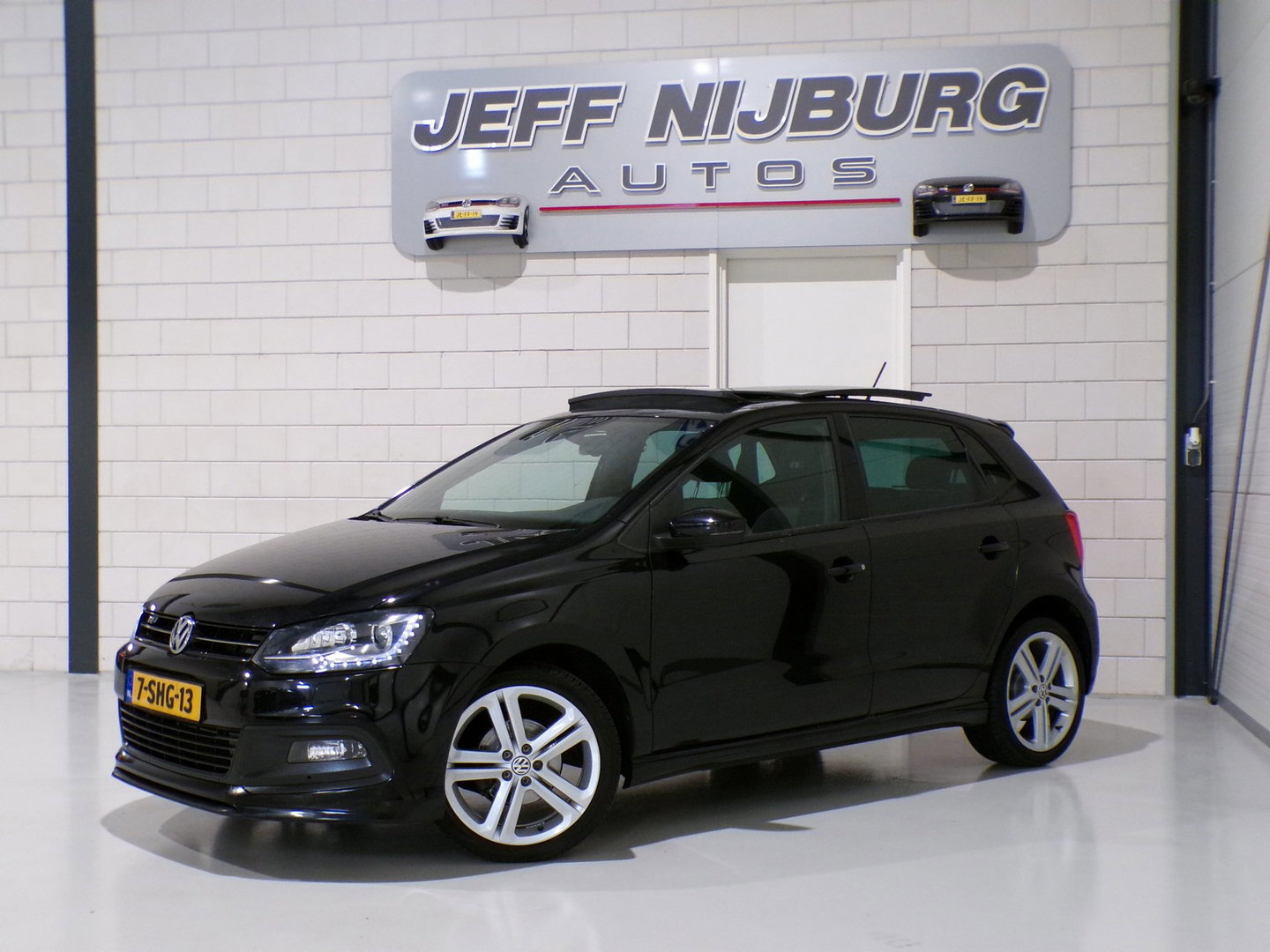 Volkswagen Polo 1.2 TSI R-Line Edition "Origineel NL!" Panoramadak Xenon-LED Navigatie Bluetooth Cruise-control 17"Velgen Garantie
