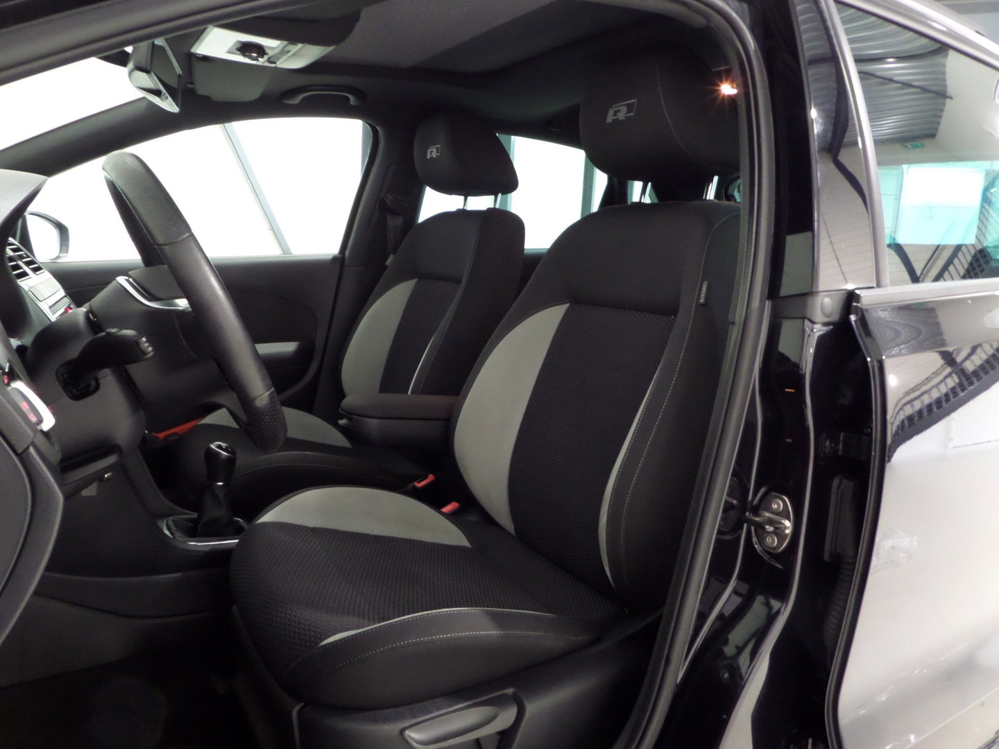 Volkswagen Polo 1.2 TSI R-Line Edition "Origineel NL!" Panoramadak Xenon-LED Navigatie Bluetooth Cruise-control 17"Velgen Garantie