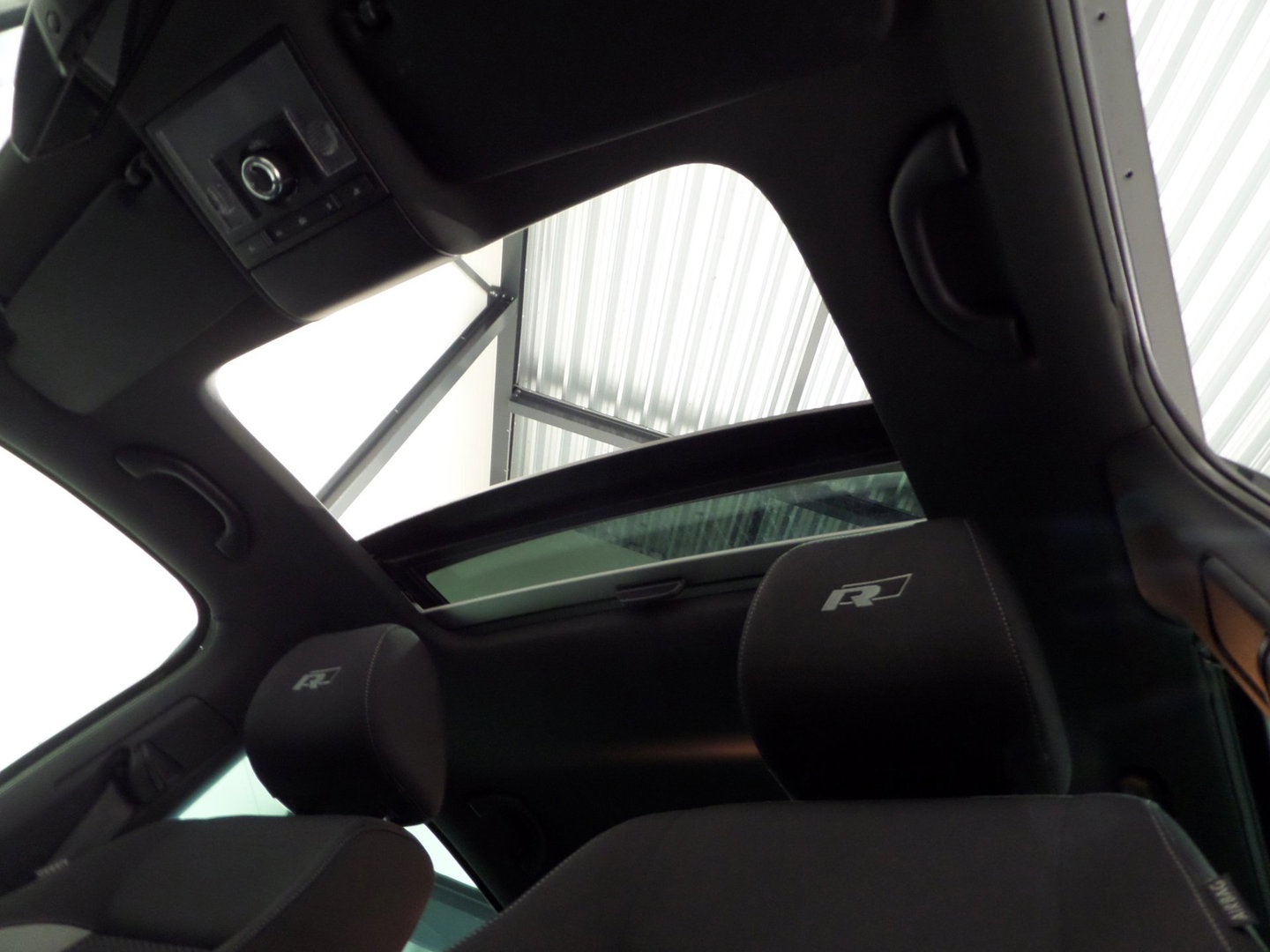 Volkswagen Polo 1.2 TSI R-Line Edition "Origineel NL!" Panoramadak Xenon-LED Navigatie Bluetooth Cruise-control 17"Velgen Garantie