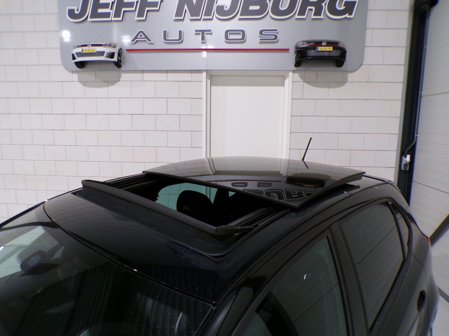 Volkswagen Polo 1.2 TSI R-Line Edition "Origineel NL!" Panoramadak Xenon-LED Navigatie Bluetooth Cruise-control 17"Velgen Garantie