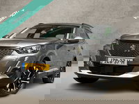 Peugeot 2008 - 1.2 PureTech Allure Sport 131Pk Automaat (VIRTUAL COCKPIT, APPLE CARPLAY, GROOT NAVI, KEYLESS, LEDER, SPORTSTOELEN, 360 CAMERA, GETINT GLAS, LM VELGEN, NIEUWE APK, NIEUWSTAAT)