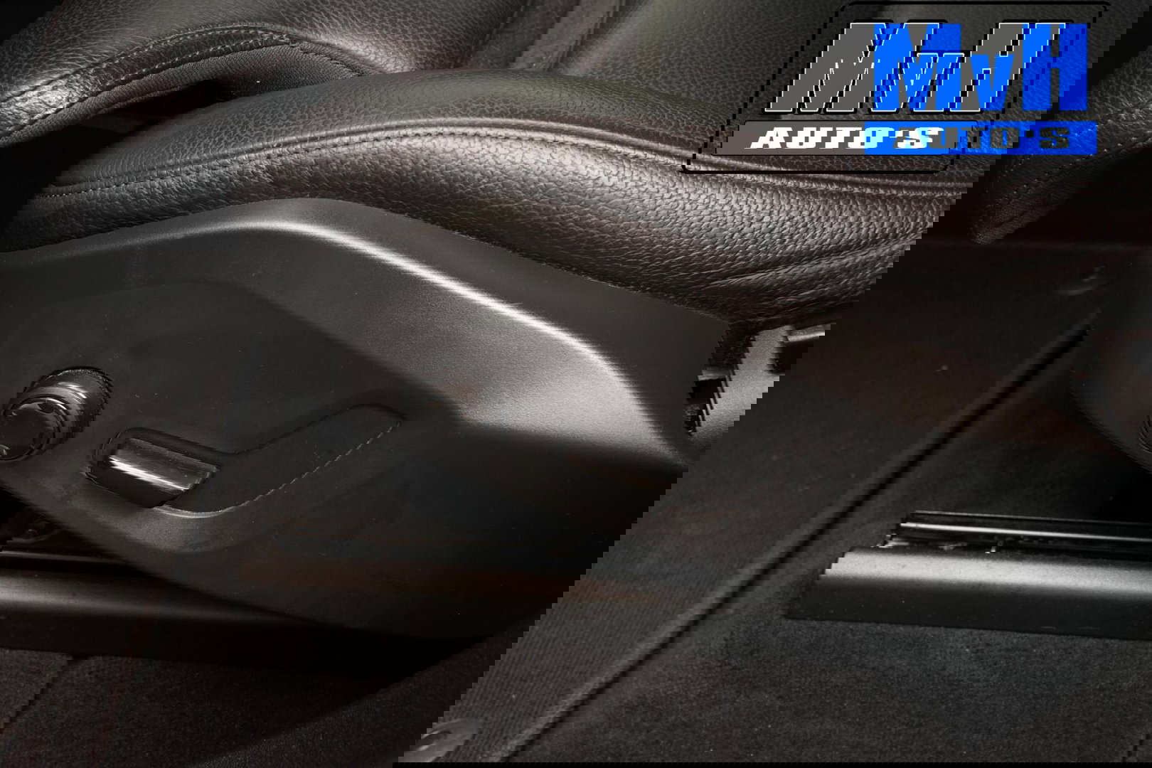 Volvo XC60 2.0 Recharge T6 AWD Business Pro|PANO|LUXE!|TREKH