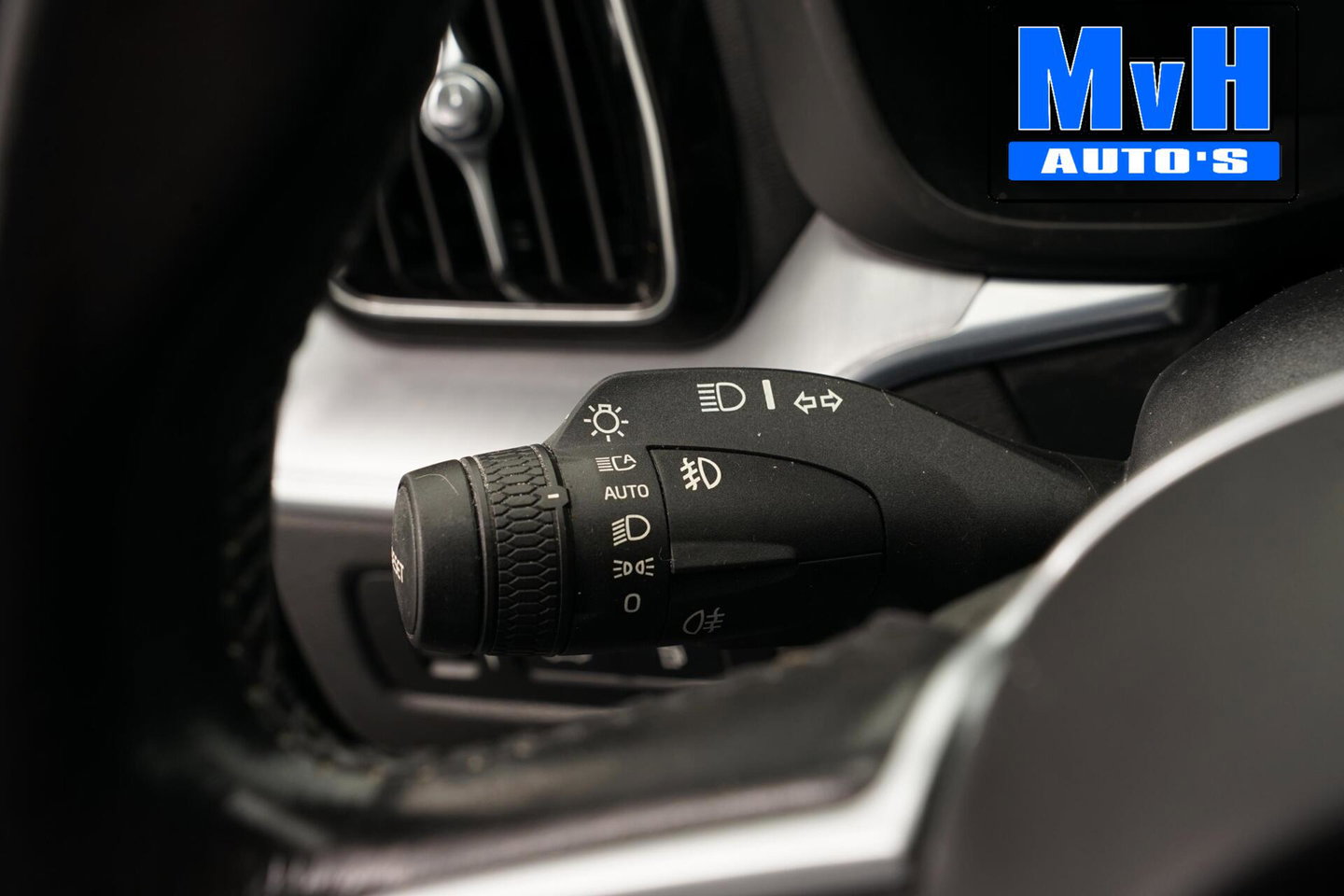 Volvo XC60 2.0 Recharge T6 AWD Business Pro|PANO|LUXE!|TREKH