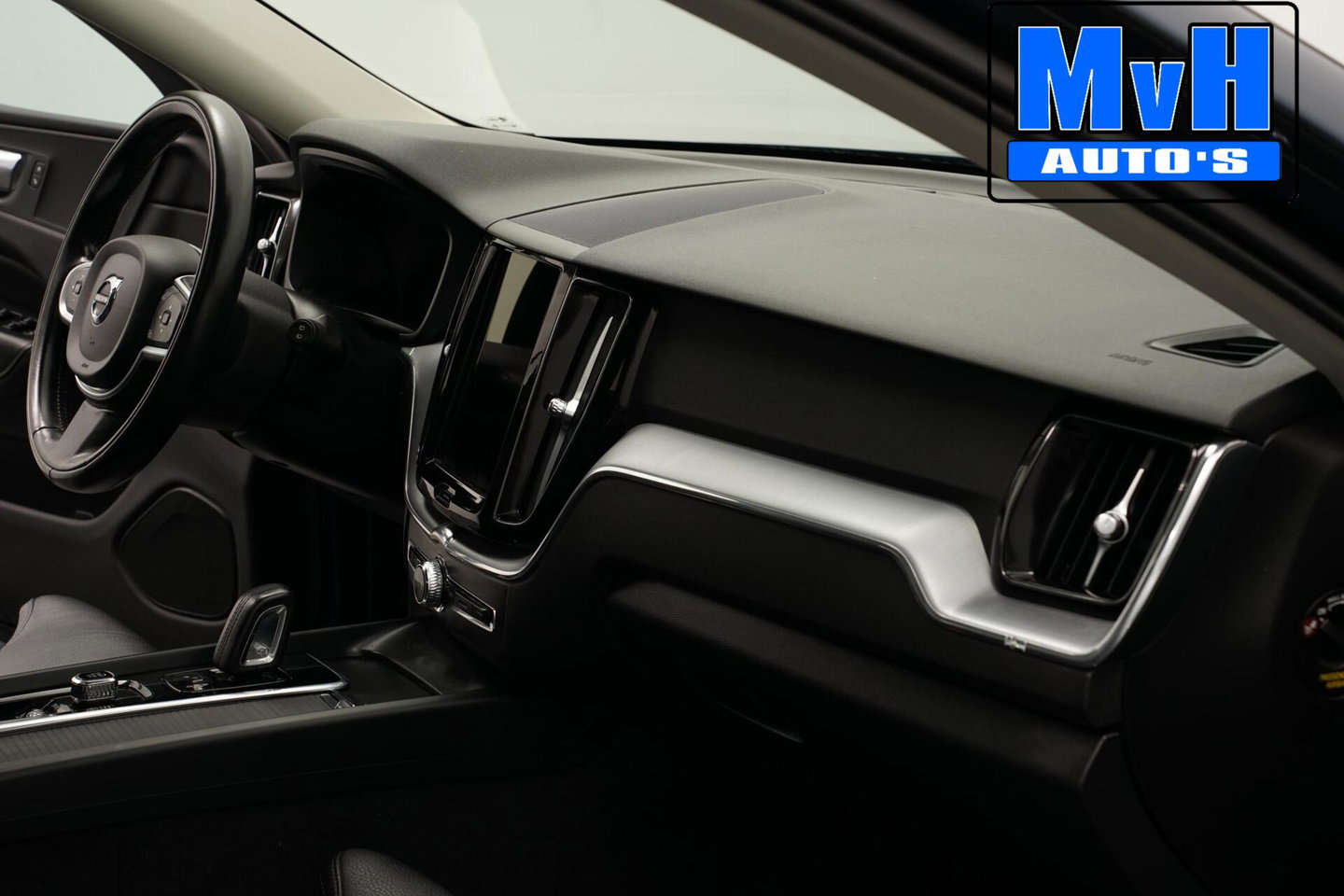 Volvo XC60 2.0 Recharge T6 AWD Business Pro|PANO|LUXE!|TREKH