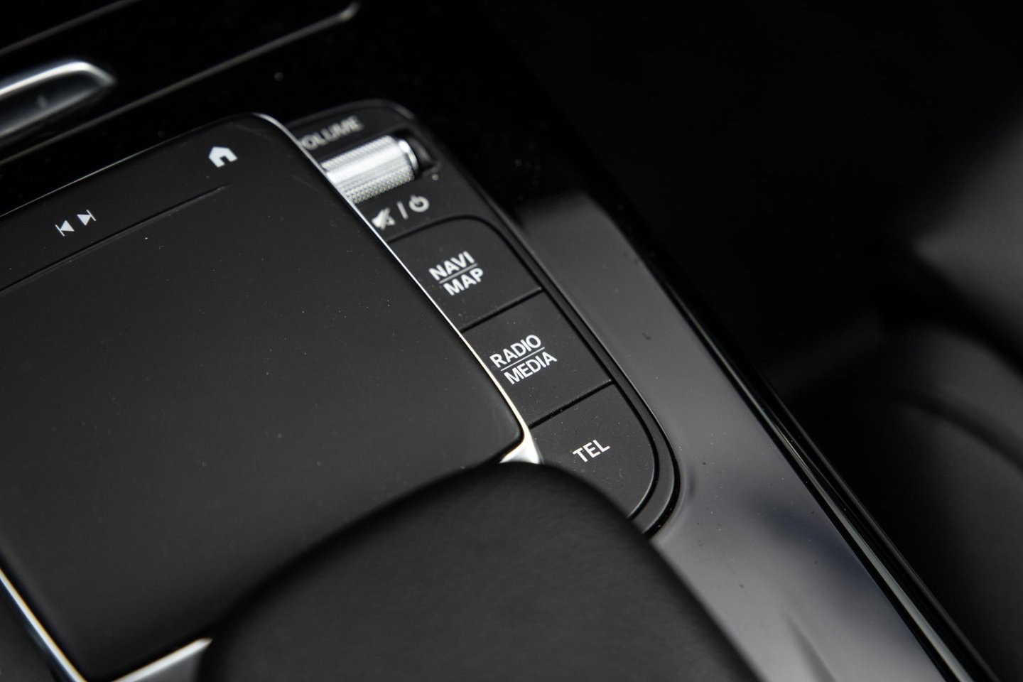 Mercedes-Benz A-Klasse 250 e Business Solution Luxury Limited CARPLAY / LEER / CAMERA / AUTOMAAT