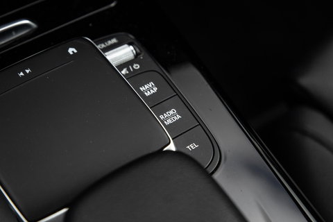 Mercedes-Benz A-Klasse 250 e Business Solution Luxury Limited CARPLAY / LEER / CAMERA / AUTOMAAT