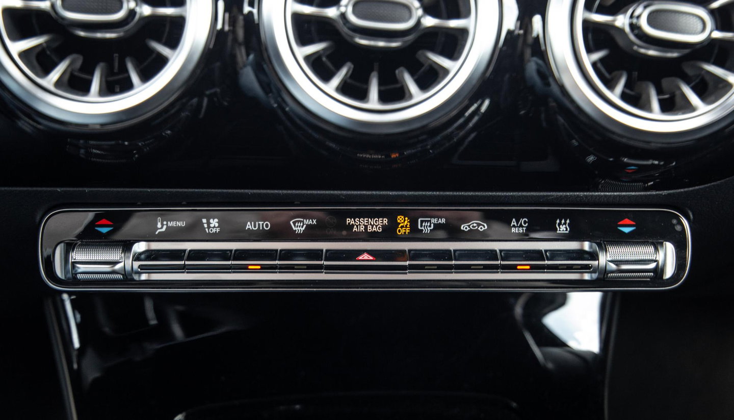 Mercedes-Benz A-Klasse 250 e Business Solution Luxury Limited CARPLAY / LEER / CAMERA / AUTOMAAT