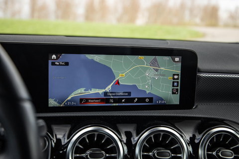 Mercedes-Benz A-Klasse 250 e Business Solution Luxury Limited CARPLAY / LEER / CAMERA / AUTOMAAT