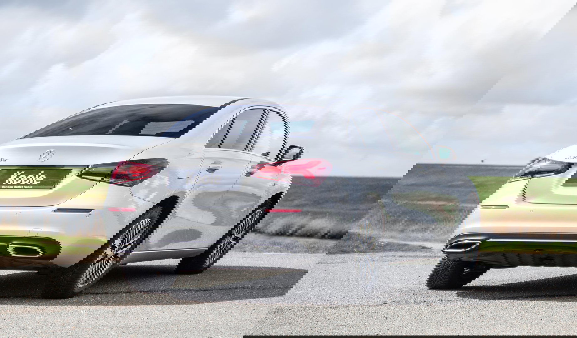 Mercedes-Benz A-Klasse 250 e Business Solution Luxury Limited CARPLAY / LEER / CAMERA / AUTOMAAT