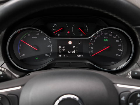 Opel Grandland X 1.6 Turbo Hybrid4 Ultimate