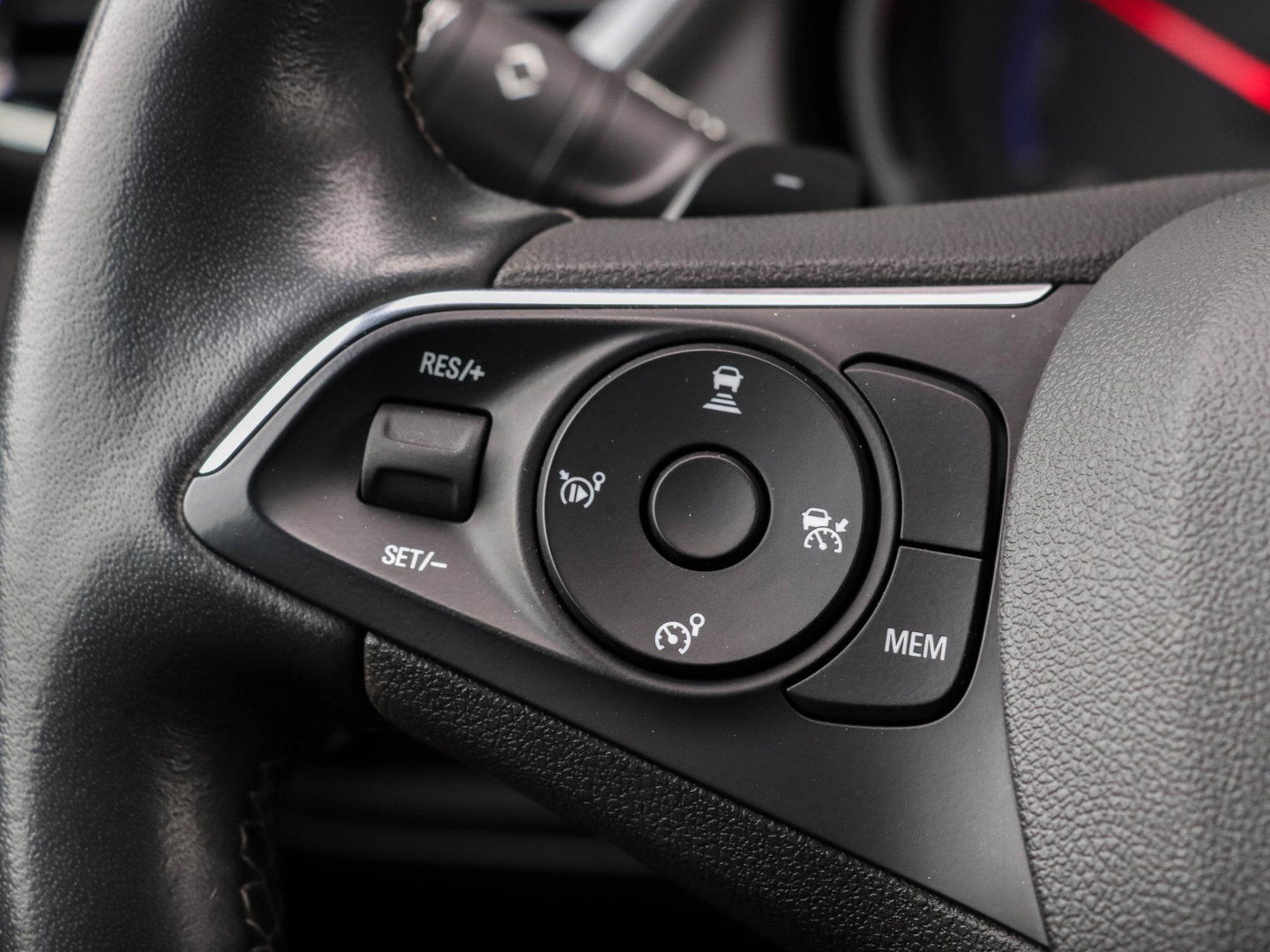 Opel Grandland X 1.6 Turbo Hybrid4 Ultimate