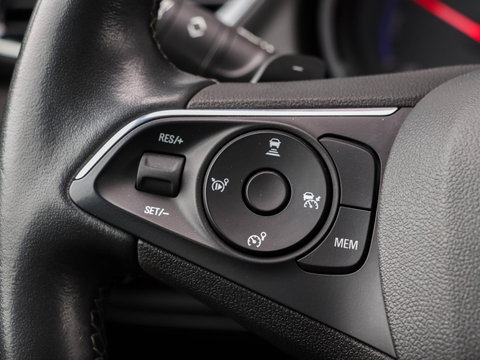 Opel Grandland X 1.6 Turbo Hybrid4 Ultimate