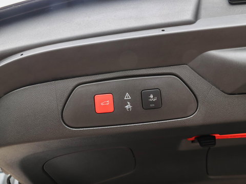 Opel Grandland X 1.6 Turbo Hybrid4 Ultimate