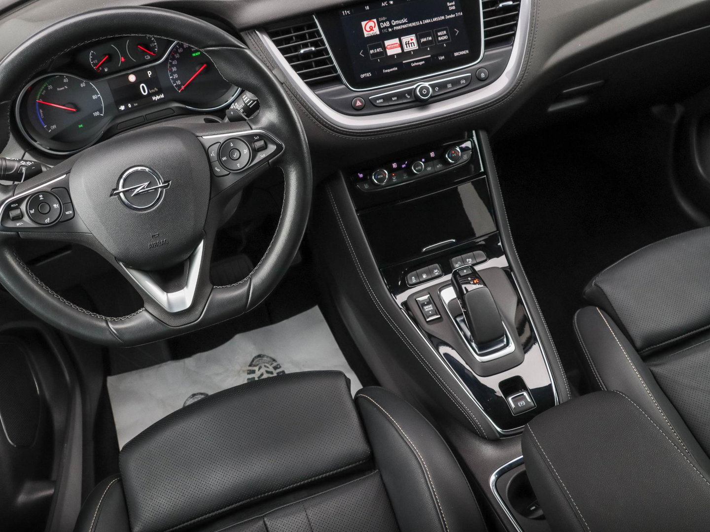 Opel Grandland X 1.6 Turbo Hybrid4 Ultimate