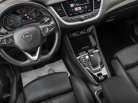 Opel Grandland X 1.6 Turbo Hybrid4 Ultimate