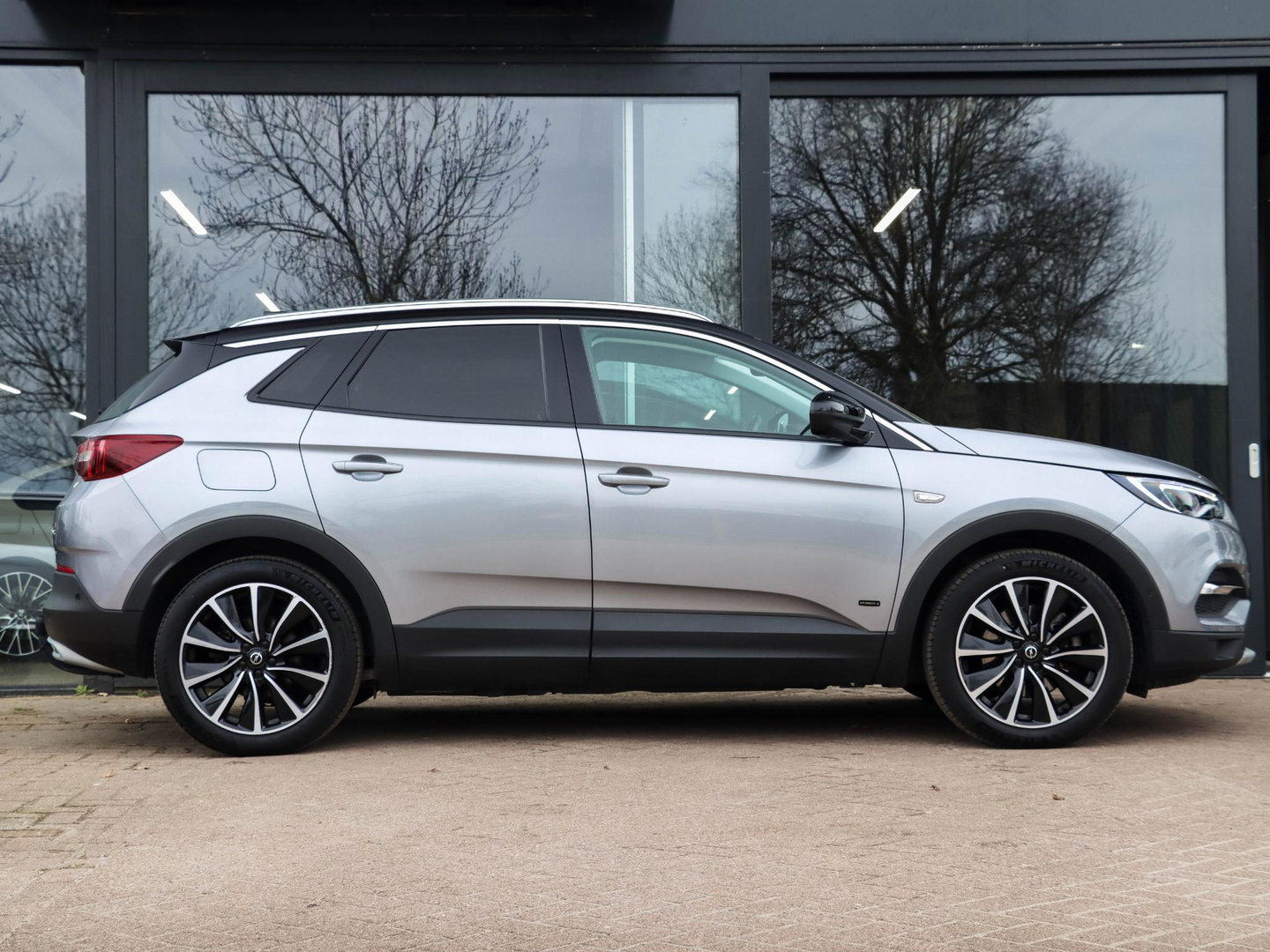 Opel Grandland X 1.6 Turbo Hybrid4 Ultimate