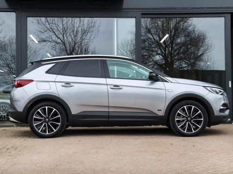 Opel Grandland X 1.6 Turbo Hybrid4 Ultimate