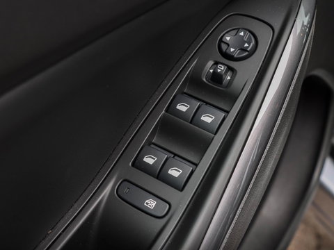 Opel Grandland X 1.6 Turbo Hybrid4 Ultimate