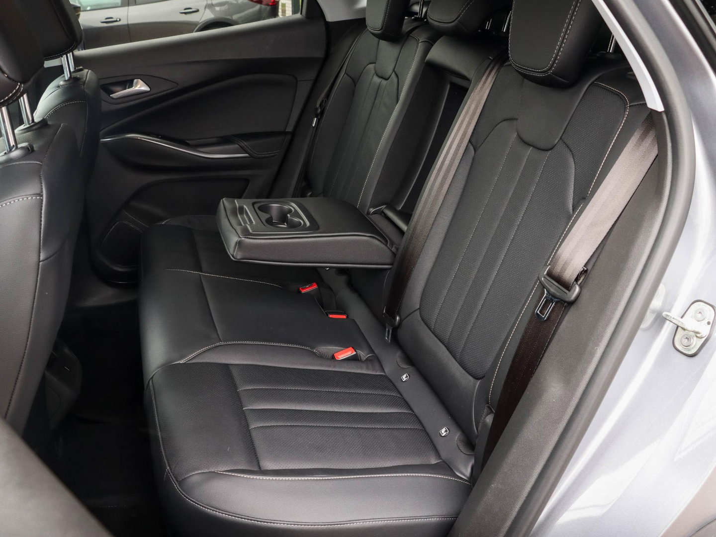 Opel Grandland X 1.6 Turbo Hybrid4 Ultimate