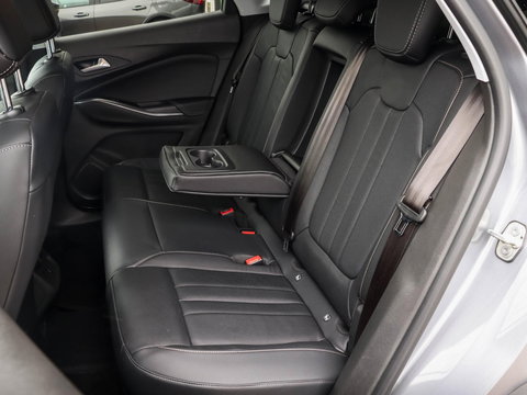 Opel Grandland X 1.6 Turbo Hybrid4 Ultimate