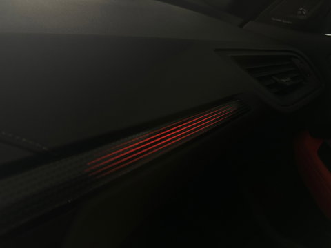 BMW 1-serie M135i xDrive Executive Pano|Keyless|Sfeer|HuD