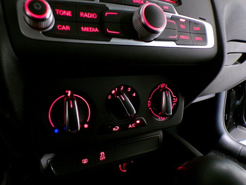 Audi A1 Sportback 1.0 TFSI Adrenalin S-Line "Origineel NL!" Automaat! Stoelverwarming Parkeersensoren Navigatie Bluetooth 17"Velg