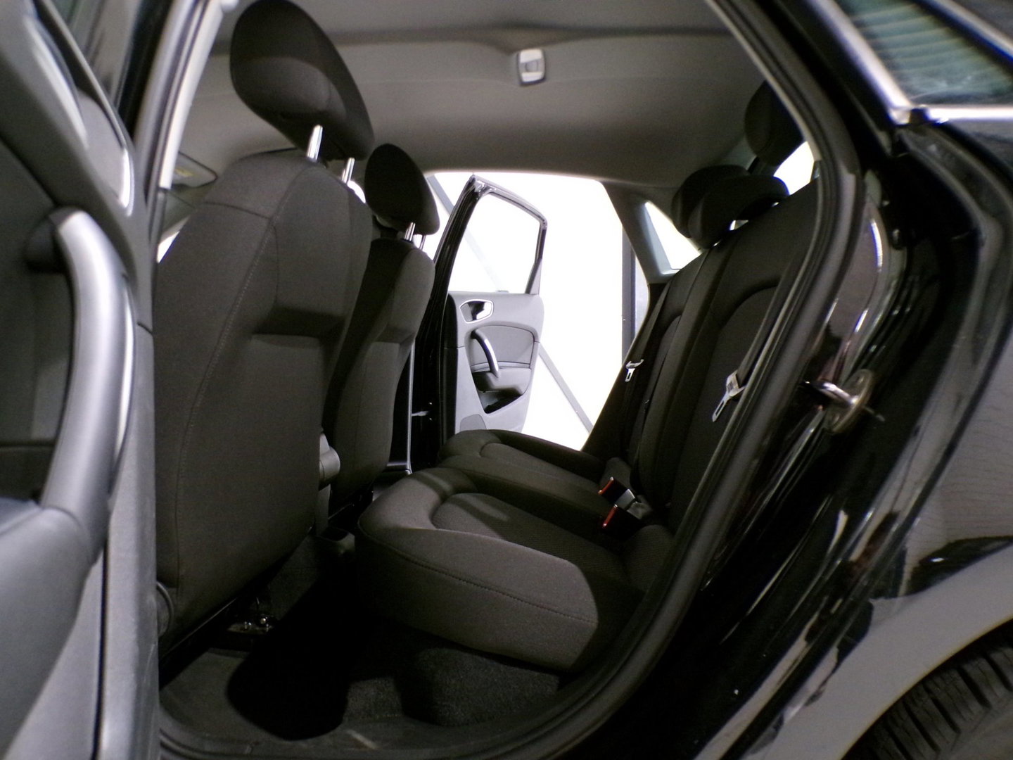 Audi A1 Sportback 1.0 TFSI Adrenalin S-Line "Origineel NL!" Automaat! Stoelverwarming Parkeersensoren Navigatie Bluetooth 17"Velg