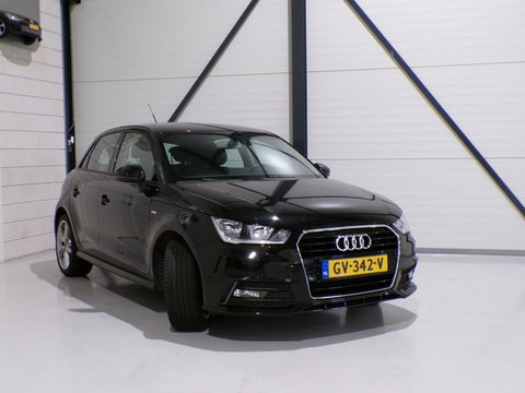 Audi A1 Sportback 1.0 TFSI Adrenalin S-Line "Origineel NL!" Automaat! Stoelverwarming Parkeersensoren Navigatie Bluetooth 17"Velg