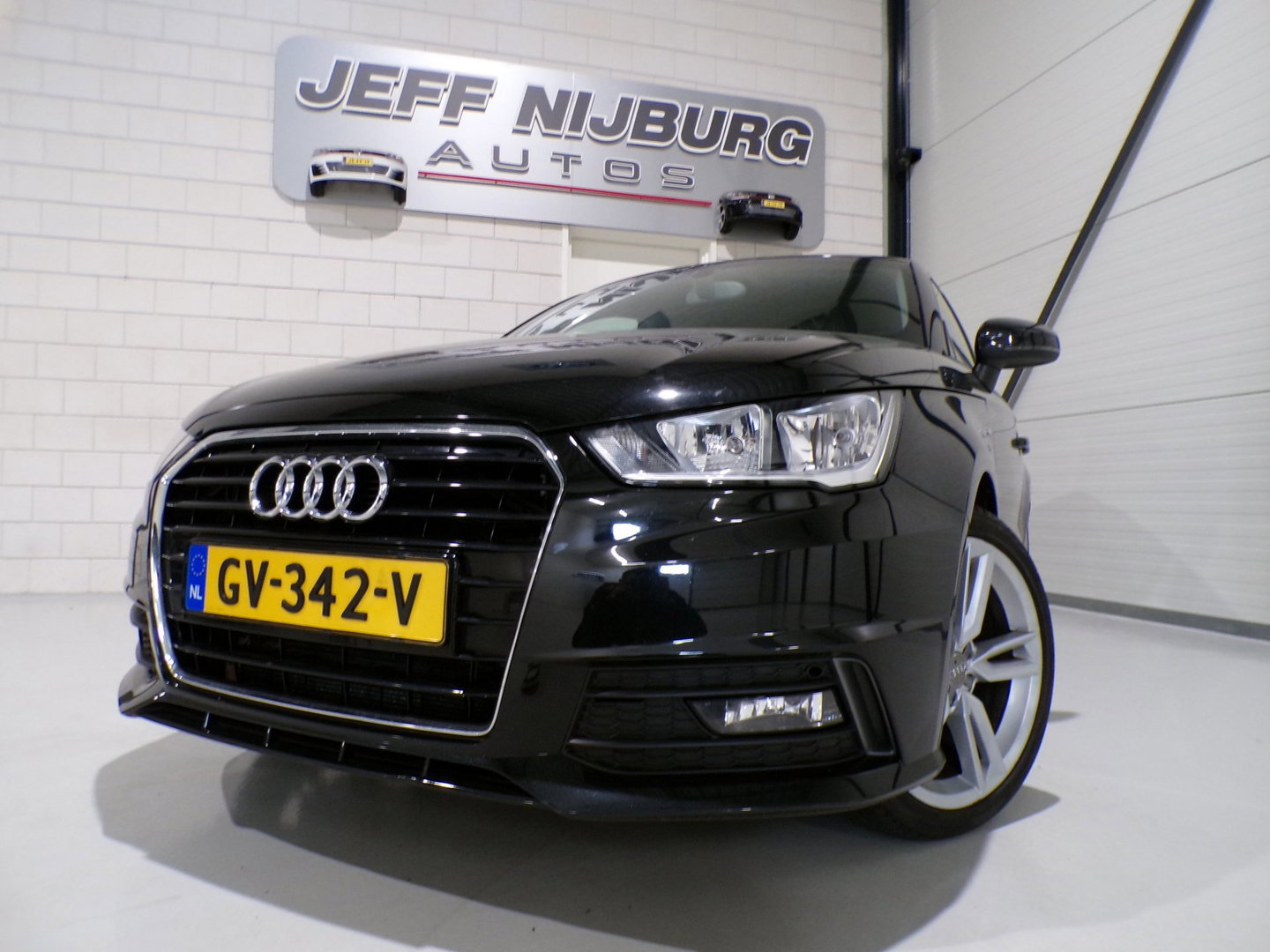 Audi A1 Sportback 1.0 TFSI Adrenalin S-Line "Origineel NL!" Automaat! Stoelverwarming Parkeersensoren Navigatie Bluetooth 17"Velg