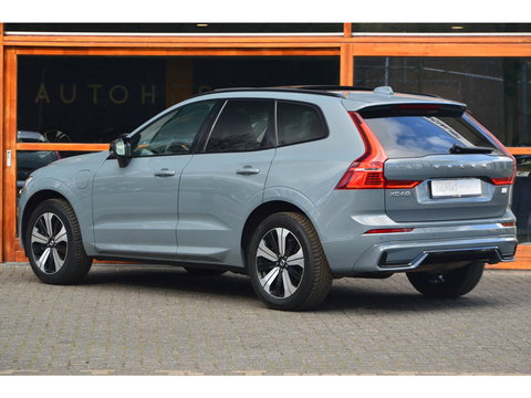 Volvo XC60 T6 Hybride AWD Plus Dark LONG RANGE | Panoramadak | Stoel + Stuur Verwarmd | Camera | Apple CarPlay |