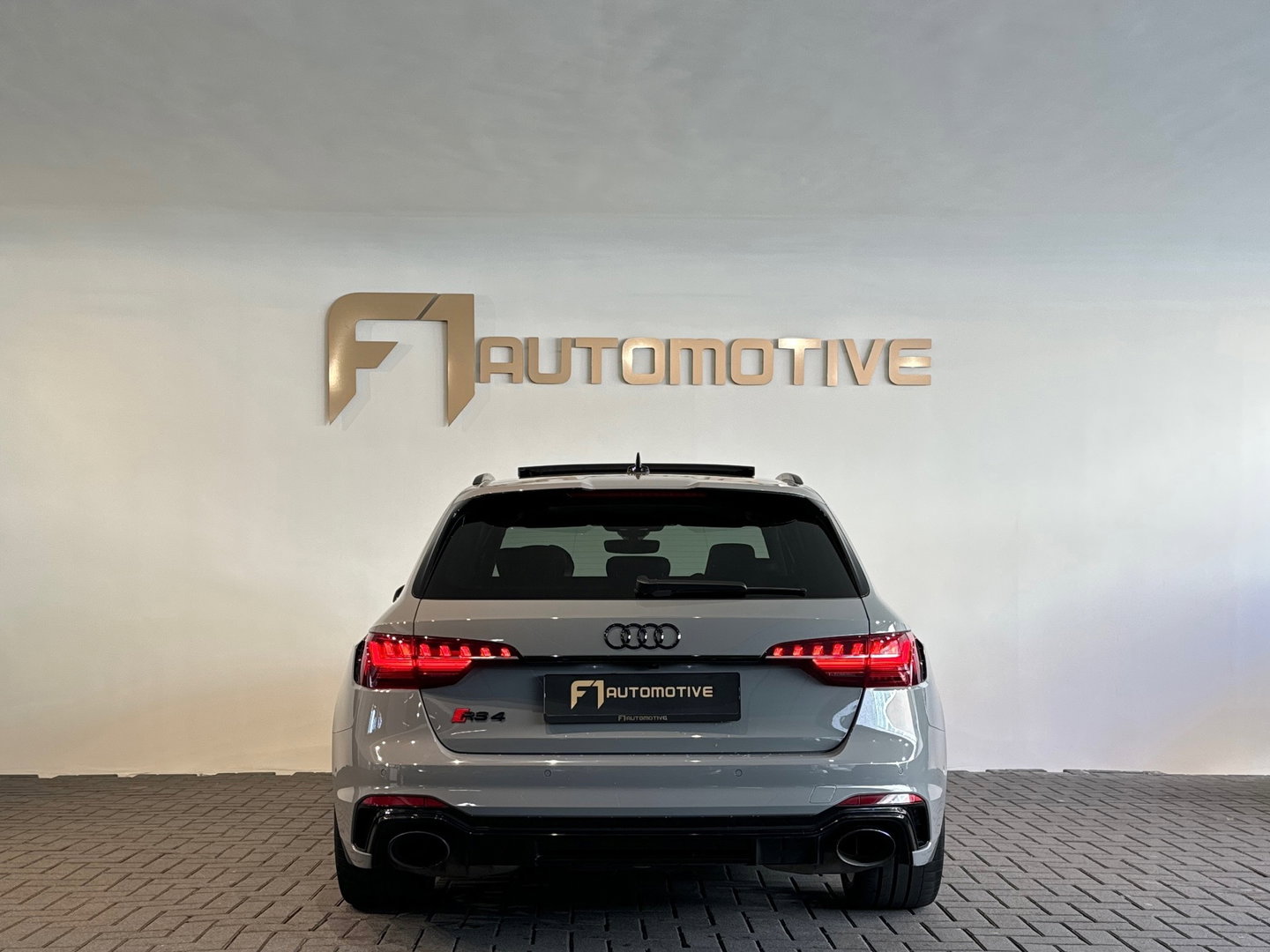 Audi RS4 Avant 2.9 TFSI quattro Ceramic|Pano|HuD|B&O|Massage