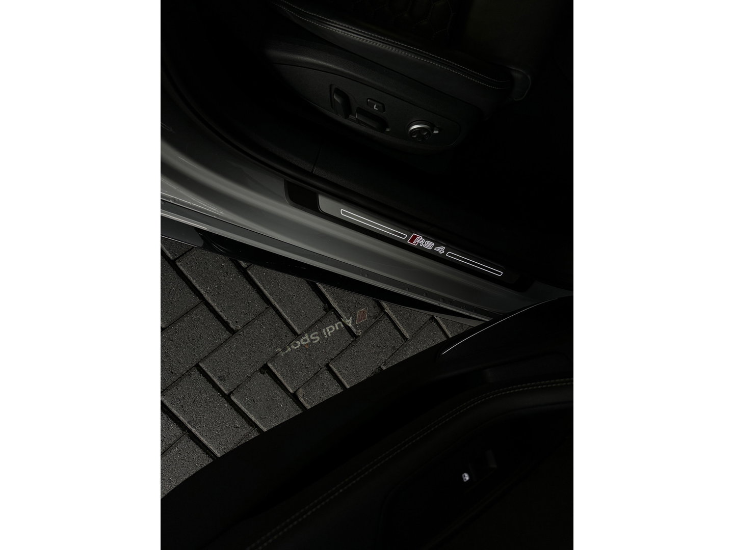 Audi RS4 Avant 2.9 TFSI quattro Ceramic|Pano|HuD|B&O|Massage