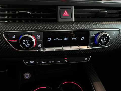 Audi RS4 Avant 2.9 TFSI quattro Ceramic|Pano|HuD|B&O|Massage