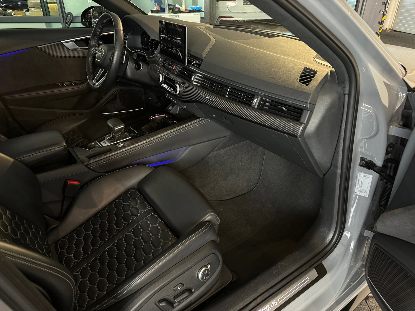 Audi RS4 Avant 2.9 TFSI quattro Ceramic|Pano|HuD|B&O|Massage