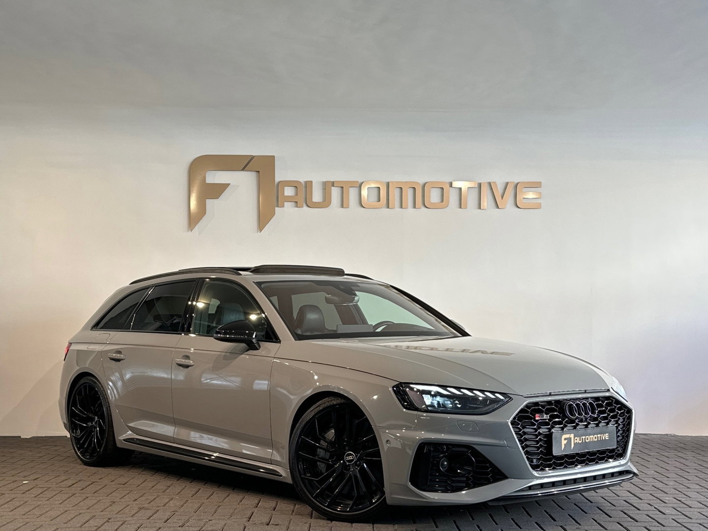 Audi RS4 Avant 2.9 TFSI quattro Ceramic|Pano|HuD|B&O|Massage