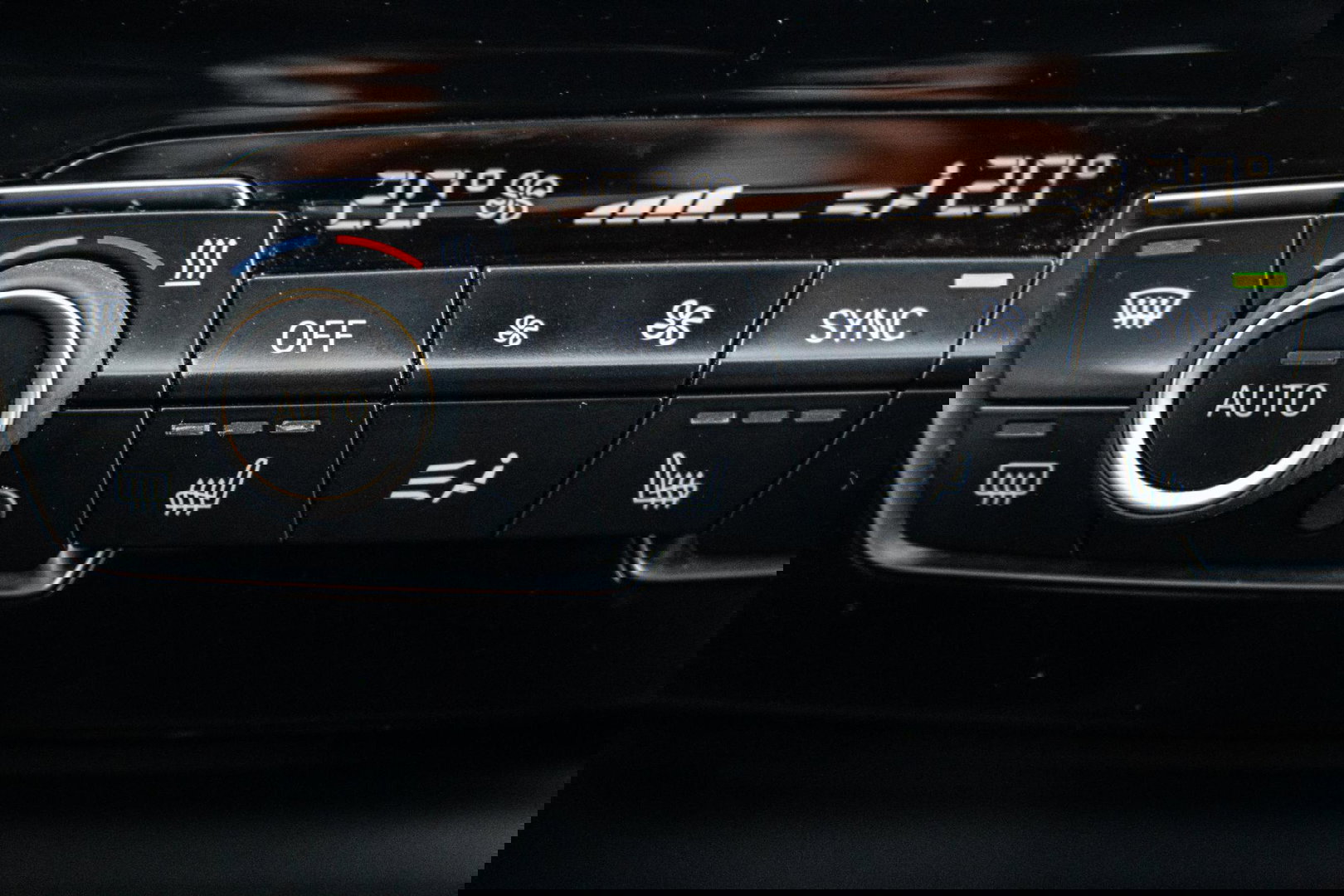 BMW X1 xDrive25e Executive CAMERA / CARPLAY / HEAD UP DISPLAY / LEDER / LED / CRUISE CONTROLE / STOELVERWARMING