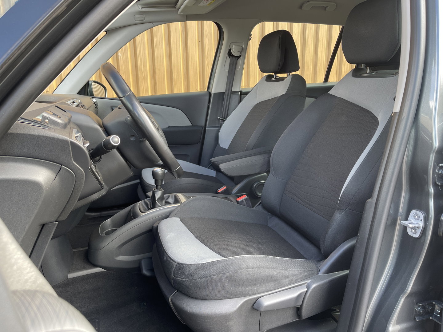 Citroën Grand C4 Picasso 1.6 BlueHDi Business 98 gram | 7 persoons! | Bluetooth | Trekhaak | Airconditioning | Navigatie | Achteruitrijcamera |