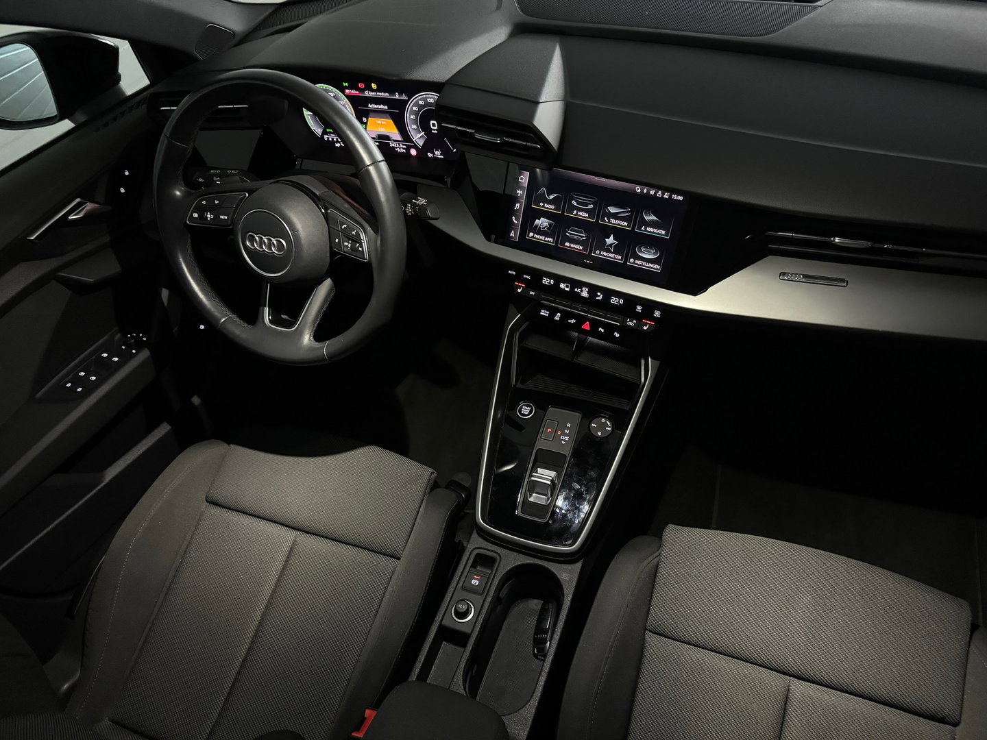 Audi A3 Sportback 45 TFSI e S Line Pano|Keyless|Dodehoek|ACC