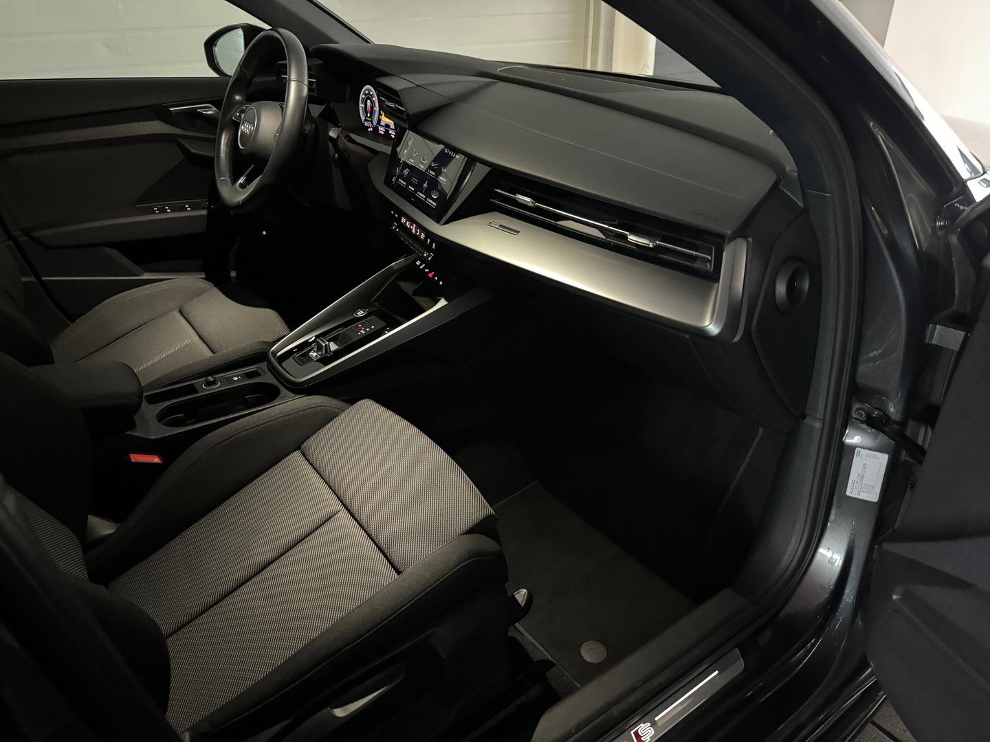 Audi A3 Sportback 45 TFSI e S Line Pano|Keyless|Dodehoek|ACC