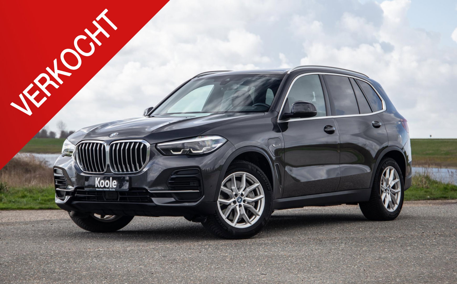 BMW X5 xDrive45e CARPLAY  / CAMERA / DEALER ONDERHOUDEN / BRUIN LEER / STOELVERWARMING