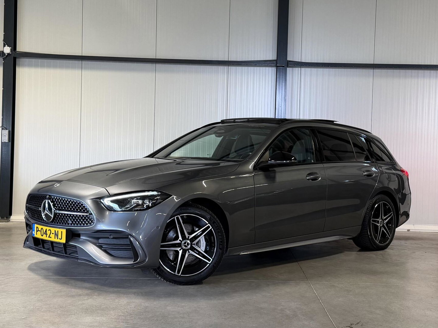 Mercedes-Benz C-Klasse Estate 300 e AMG Line Pano Sfeer Leer NAP