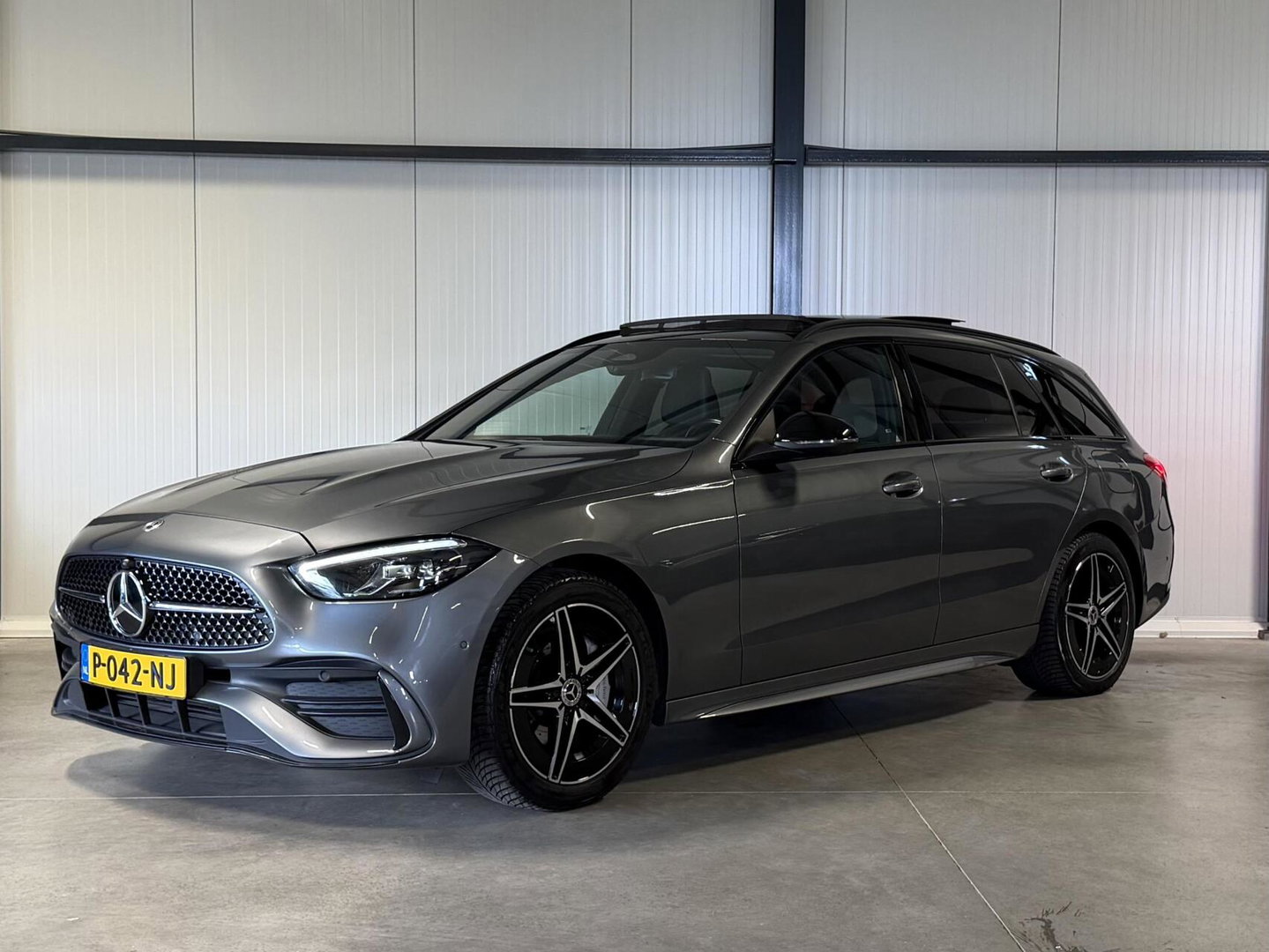 Mercedes-Benz C-Klasse Estate 300 e AMG Line Pano Sfeer Leer NAP