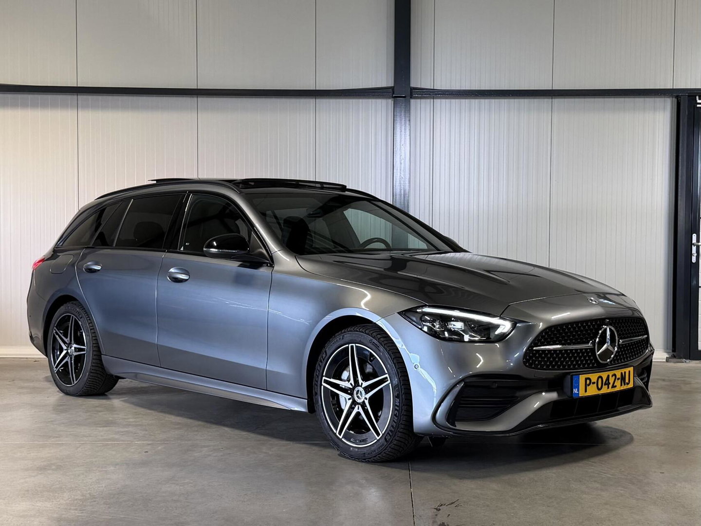 Mercedes-Benz C-Klasse Estate 300 e AMG Line Pano Sfeer Leer NAP