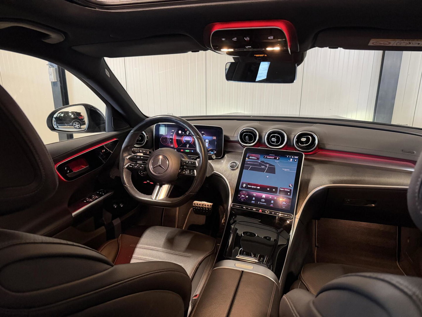 Mercedes-Benz C-Klasse Estate 300 e AMG Line Pano Sfeer Leer NAP