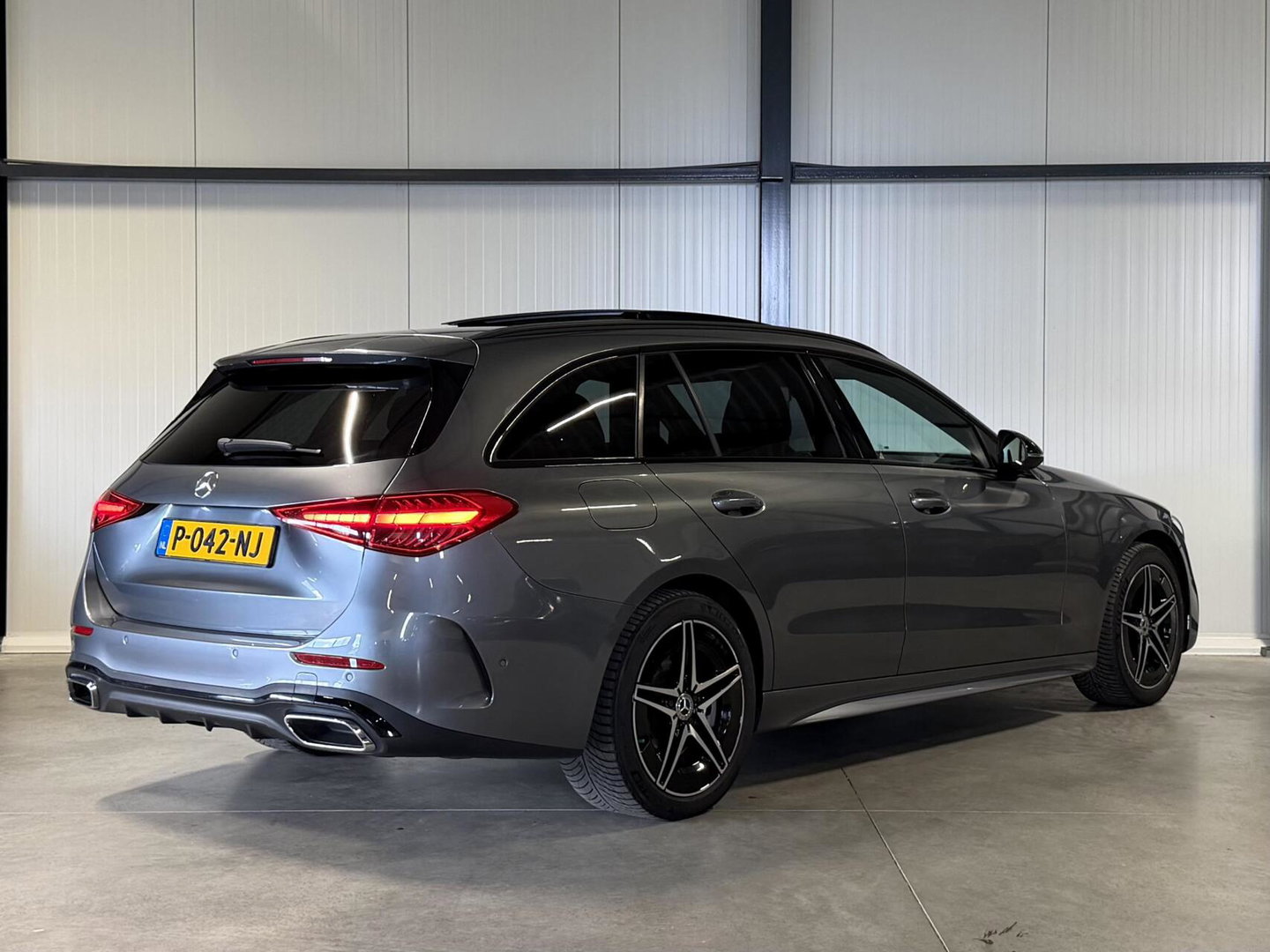 Mercedes-Benz C-Klasse Estate 300 e AMG Line Pano Sfeer Leer NAP