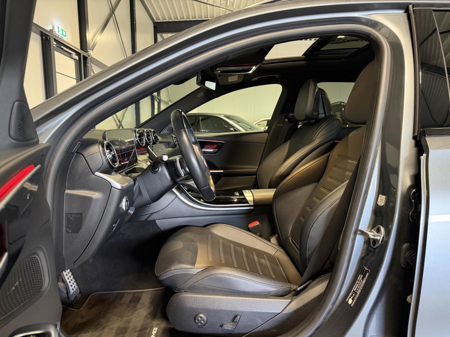 Mercedes-Benz C-Klasse Estate 300 e AMG Line Pano Sfeer Leer NAP