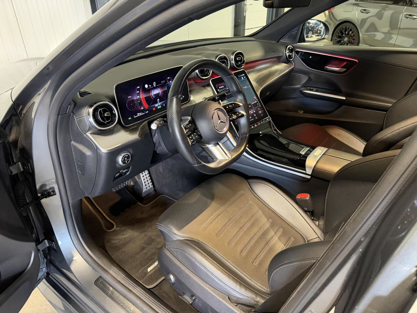 Mercedes-Benz C-Klasse Estate 300 e AMG Line Pano Sfeer Leer NAP